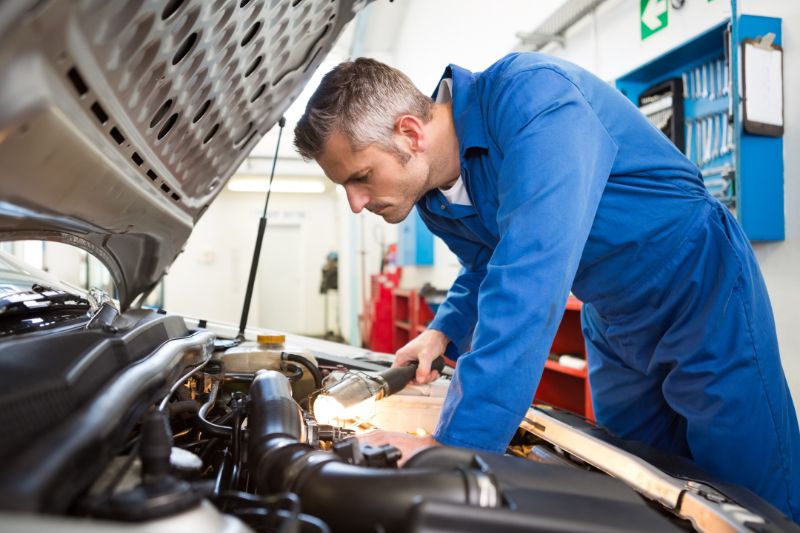 Keep Your Car Looking Better Than Ever with the Help of an Expert Collision Center near Phoenix, AZ