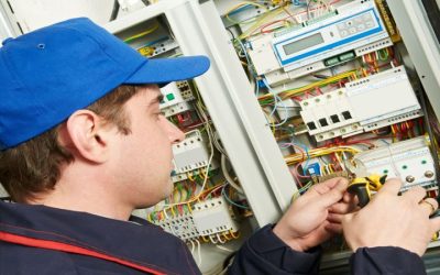 Common Signs You Should Hire an Electrician in Tampa, FL for Home Electrical Repairs